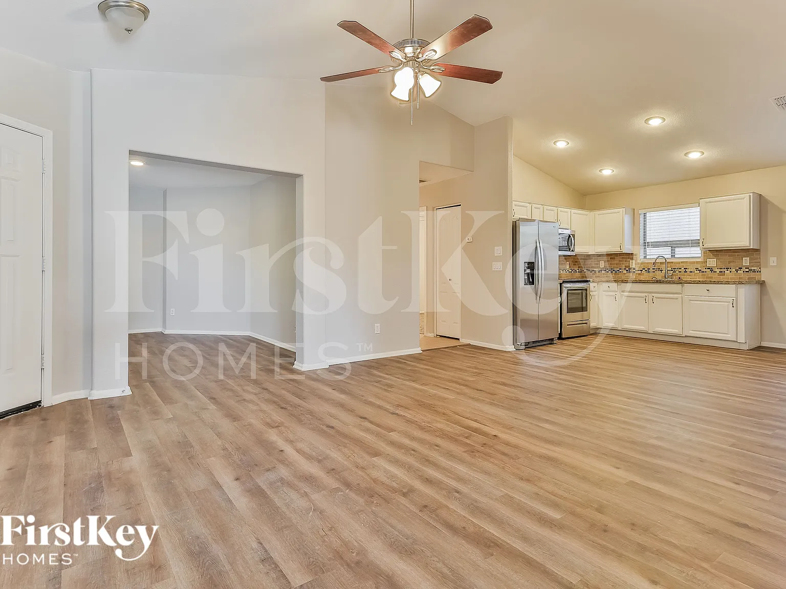 3 bed, 2.0 bath, 1473 sqft, $2,180 — Photo 2