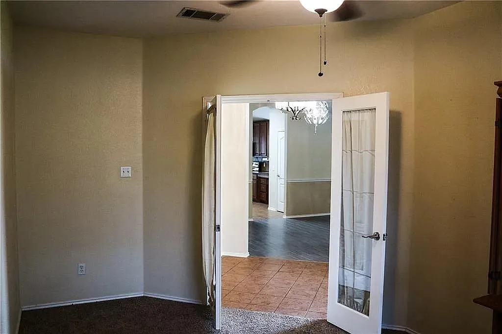 3 bed, 2.0 bath, 2135 sqft, $2,250 — Photo 3