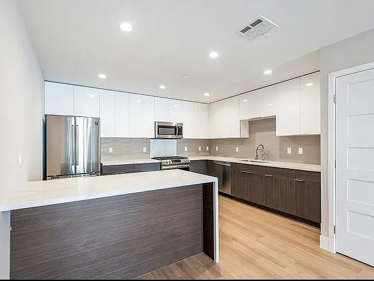 1906 Overland Ave #204 — Photo 1