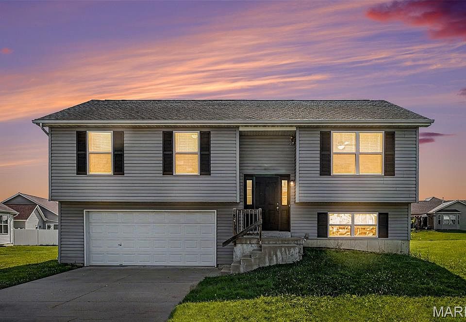 1st image of 822 Legolas Ln