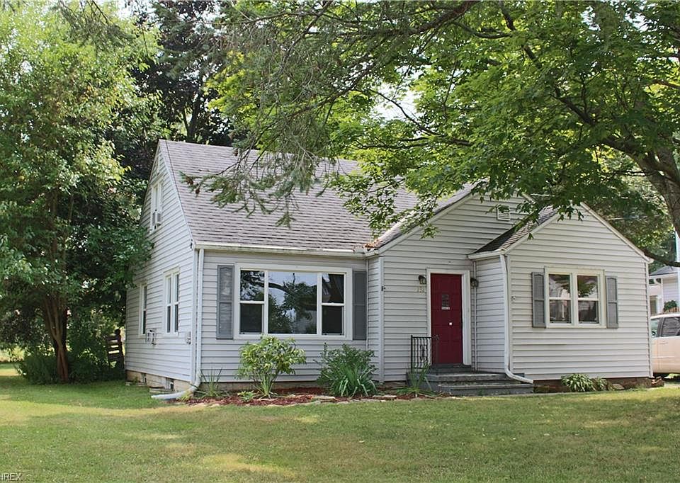1st image of 232 E Homestead St