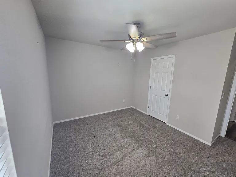 1061 E Bunting St — Photo 9