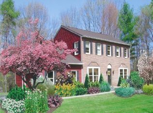 9 Maria Ct, Rexford, NY 12148