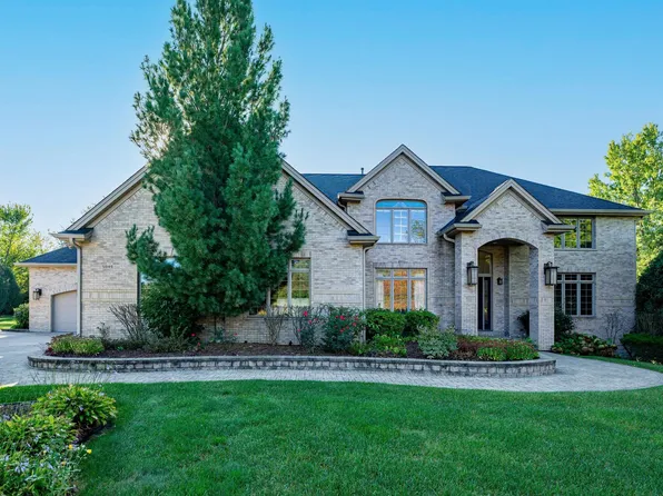 5049 Smokethorn Trl, Belvidere, IL 61008