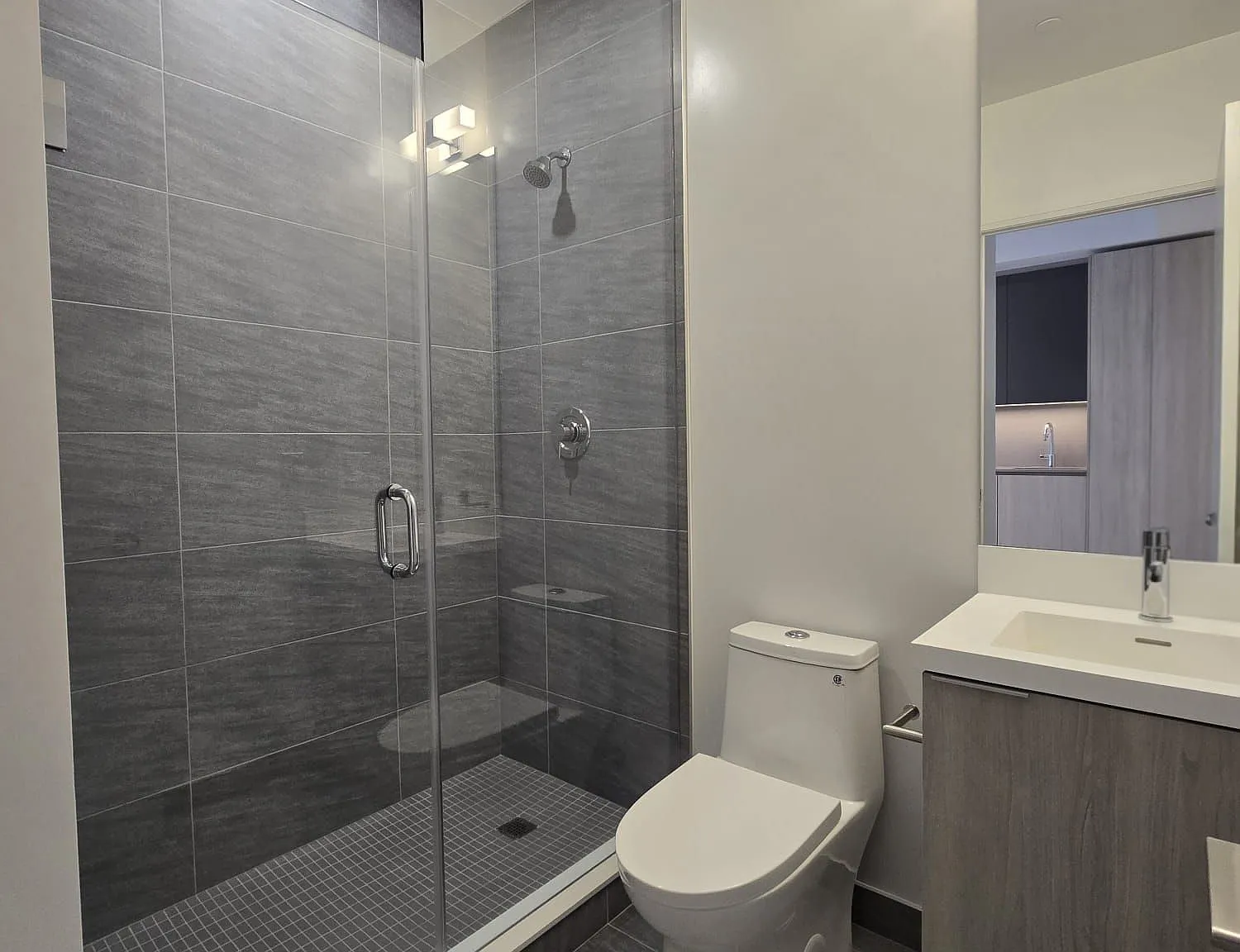 1 bed, $2,700 — Photo 2