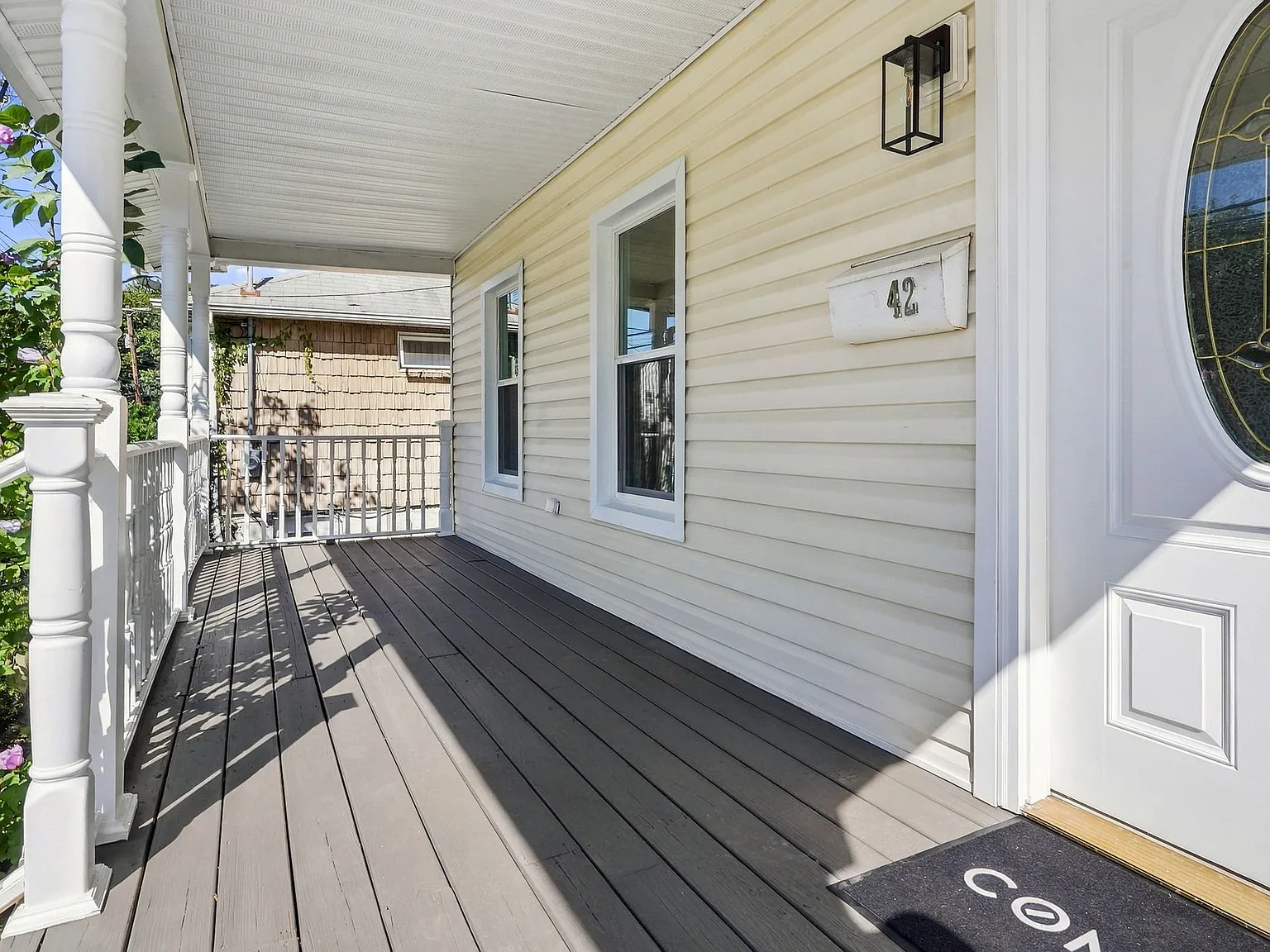 3 bed, 1186 sqft, $3,975 — Photo 2