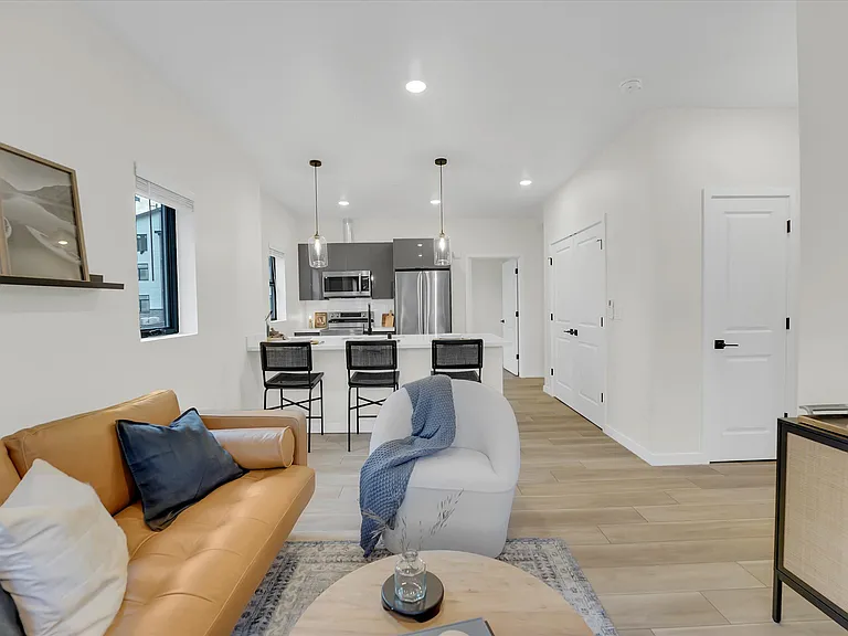The Meadowlark Apartments — Photo 31