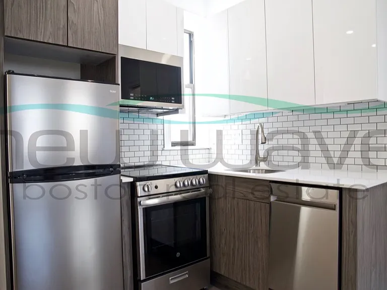 11 Queensberry St #16 — Photo 2