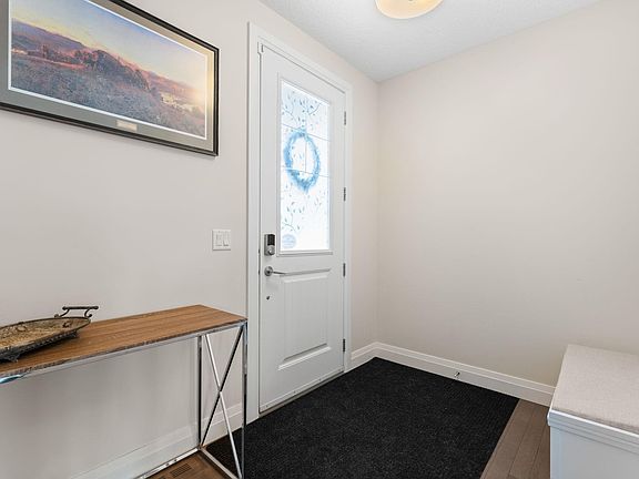 4th image of 8 Spring Bay