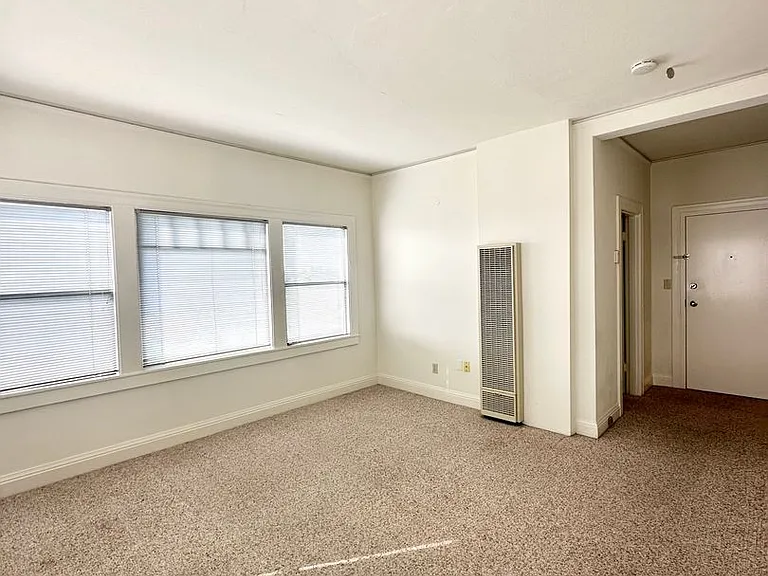 Lantz Building 12 - 5339 Broadway — Photo 10