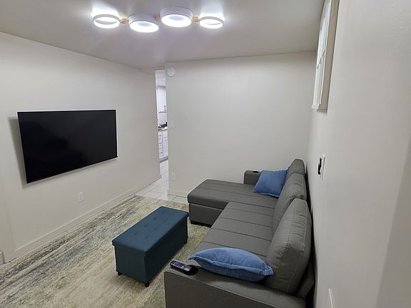 4th image of 326 W 13th St #C
