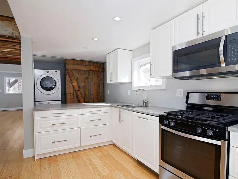 611 Main St — Photo 2
