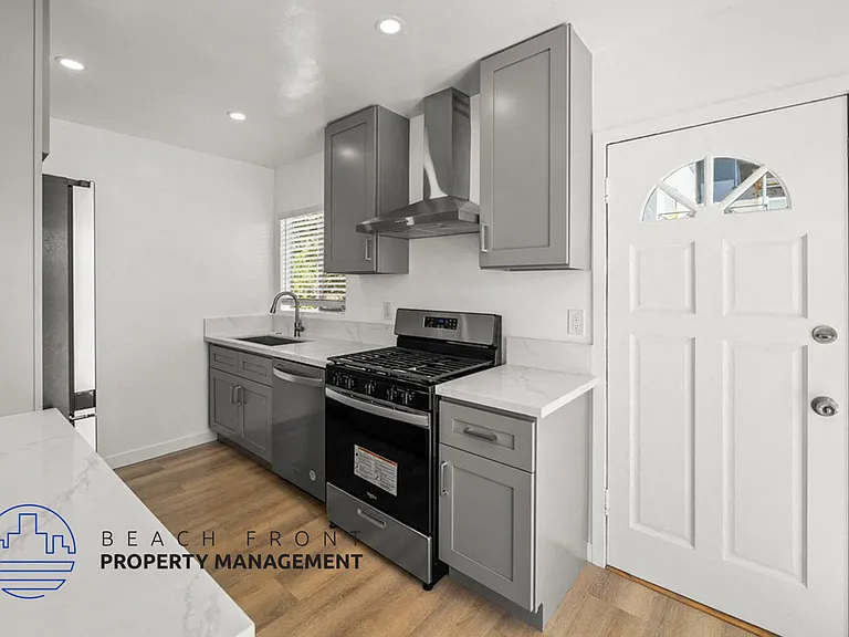 1603 Idaho Ave — Photo 15