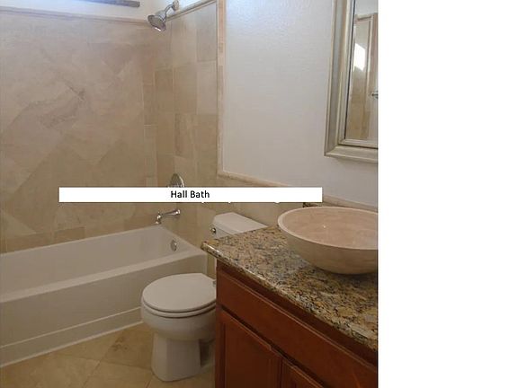 3rd image of 7222 Desertas Ct