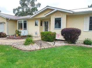 6418 N Howell St, Davenport, IA 52806