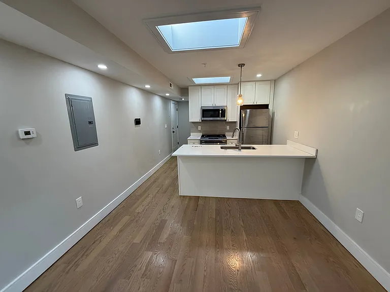 154 Trenton St #3B — Photo 10