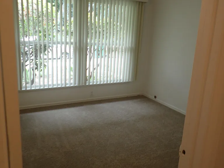 308 N La Patera Ln — Photo 10