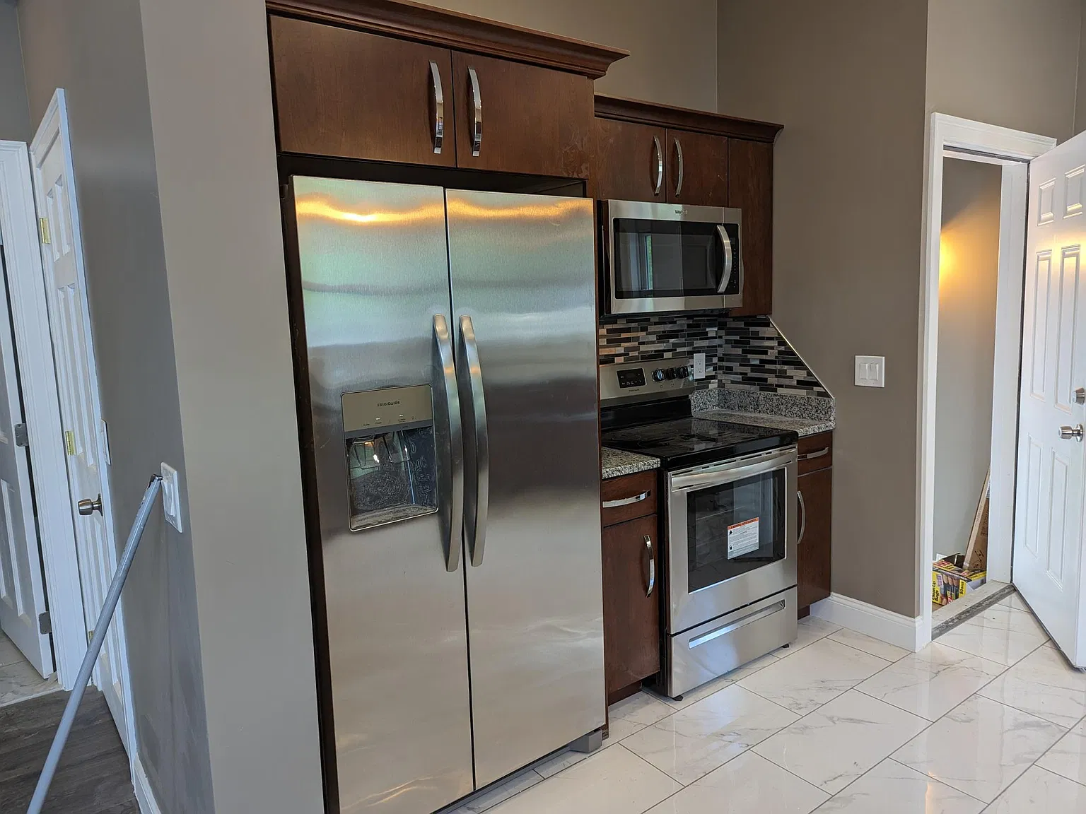 3 bed, 2000 sqft, $2,300 — Photo 3