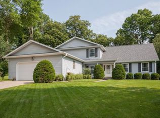 4230 Wendy Lee Ln NW, Cedar Rapids, IA 52405