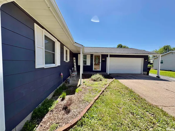1916 Southview Ct, South Jacksonville, IL 62650