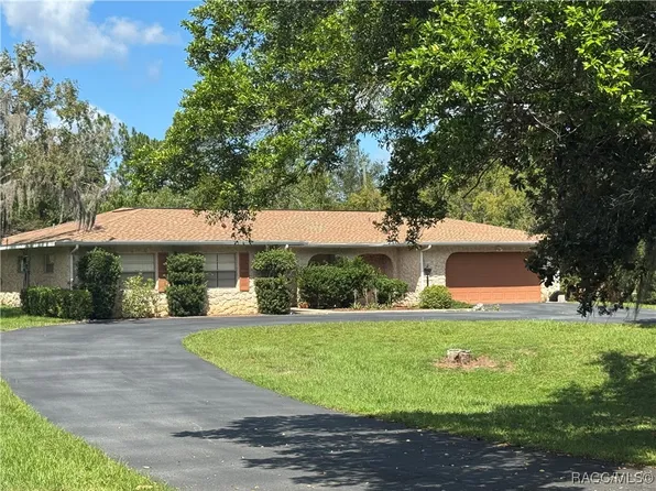 3621 E Country Side Dr, Inverness, FL 34452