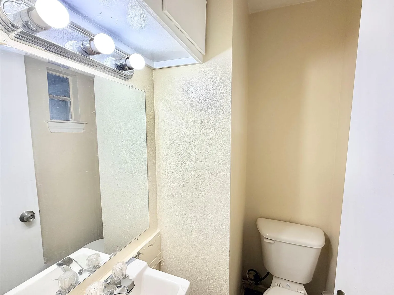 3 bed, 1.5 bath, 1150 sqft, $1,195 — Photo 3