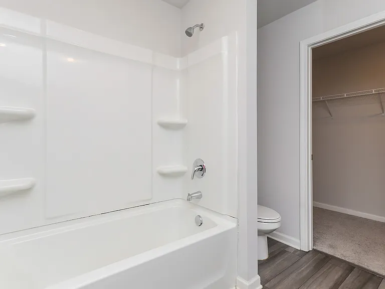 606 Benjamin Ct — Photo 5