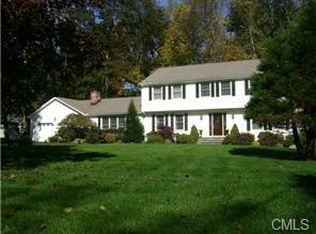 32 Copper Kettle Rd, Trumbull, CT 06611