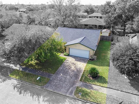 5th image of 4910 Meadowood Cir
