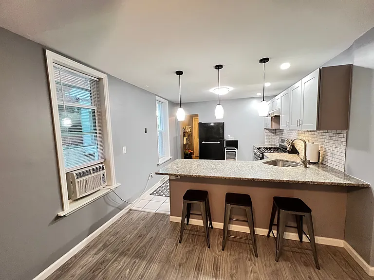 432 Chambers Ave — Photo 5