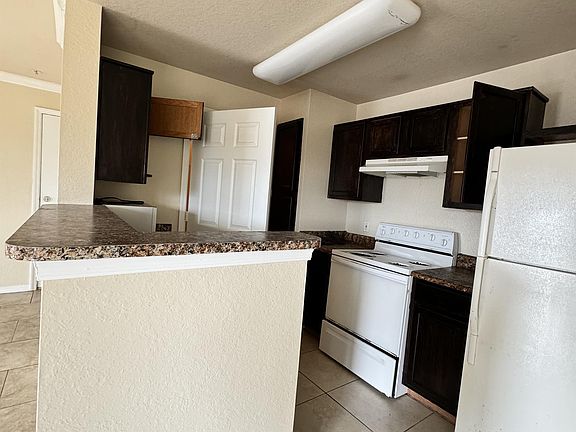 2nd image of 3726 Palm Desert Ln #5233-1