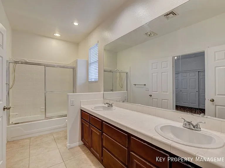 136 Ultra Dr — Photo 14