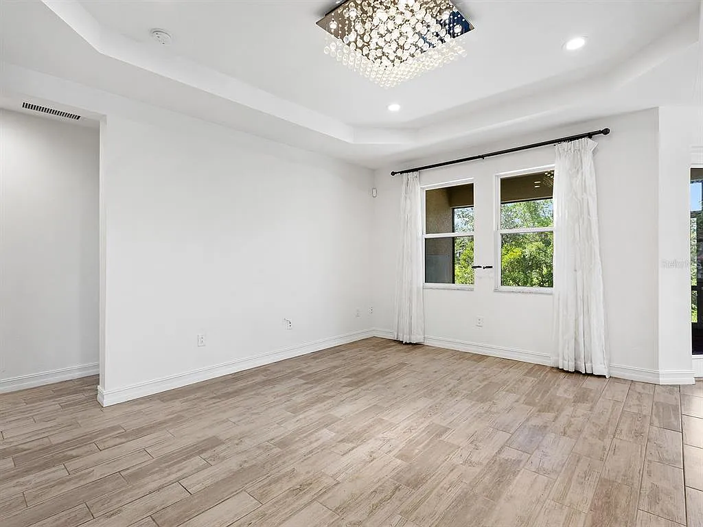 4 bed, 3.0 bath, 2370 sqft, $3,295 — Photo 3