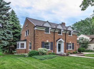 664 N 74th St, Wauwatosa, WI 53213