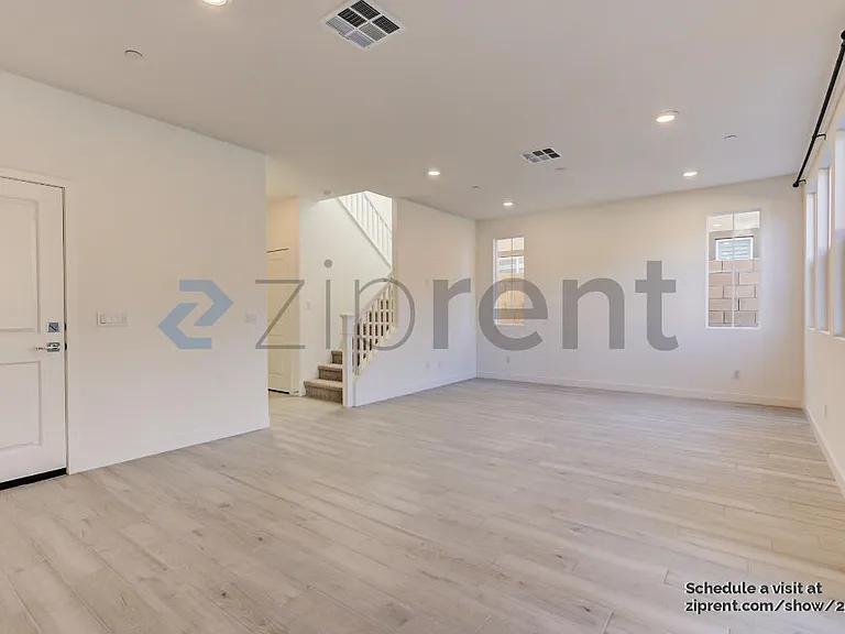 35431 Bains Ave — Photo 6