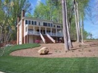 710 Meadowmont Ln, Chapel Hill, NC 27517