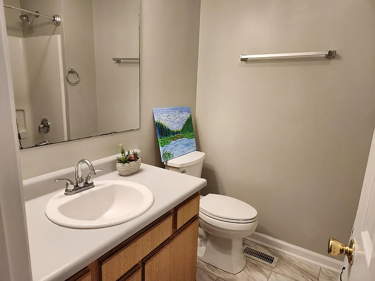 198 Berwick Dr — Photo 15