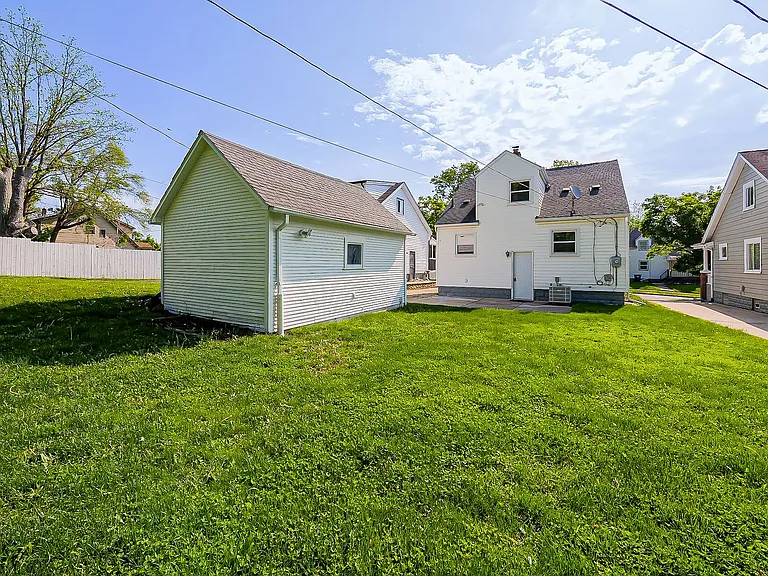 358 S Marshall St — Photo 34