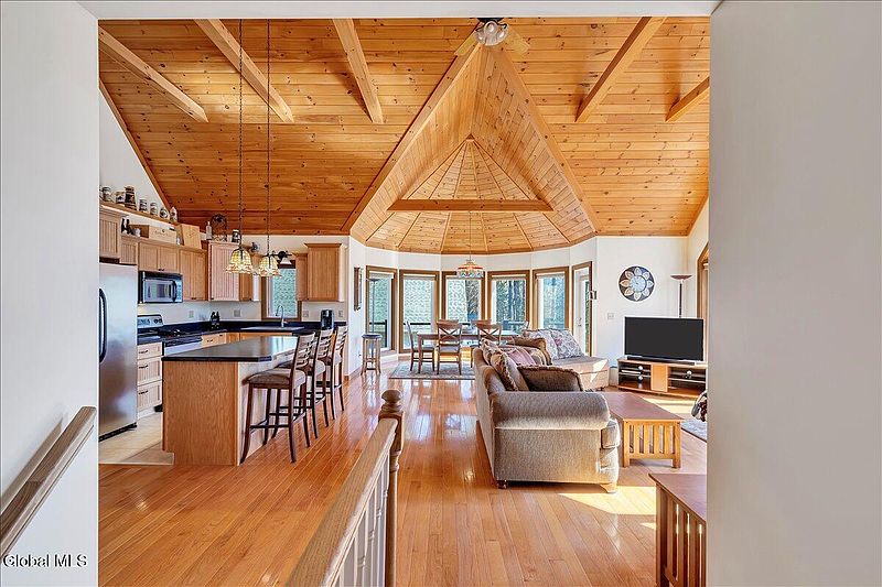 3rd image of 2859 N Shore Road