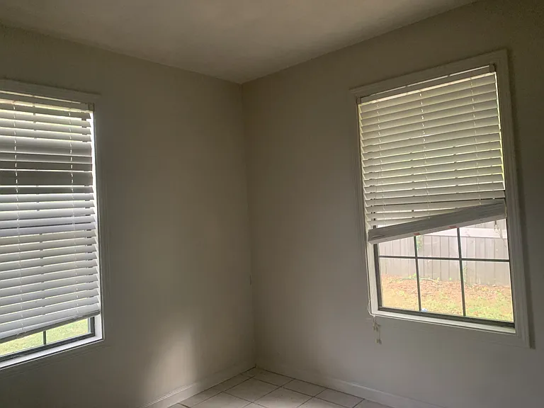 216 E Church St #8 — Photo 8