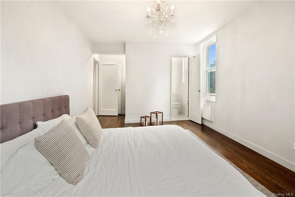 2 Bed 2 Bath Property, New York • 1,150 Sq Ft