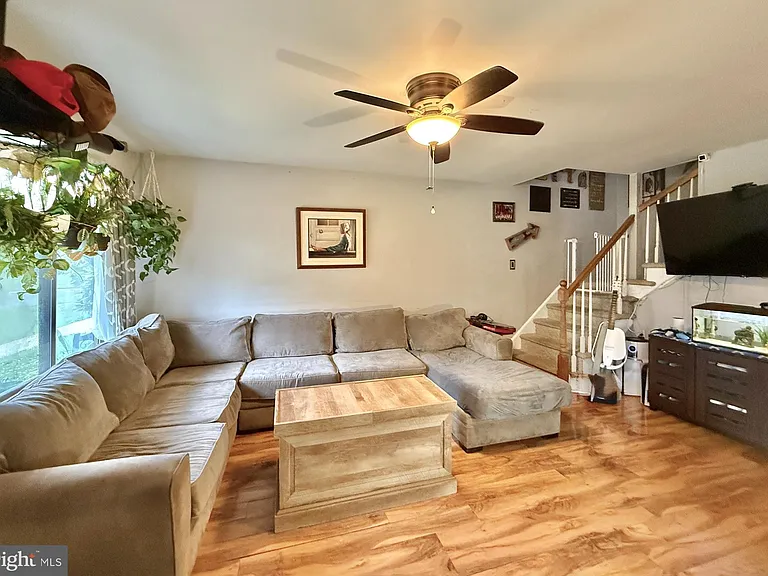 64 Woodway Dr — Photo 11