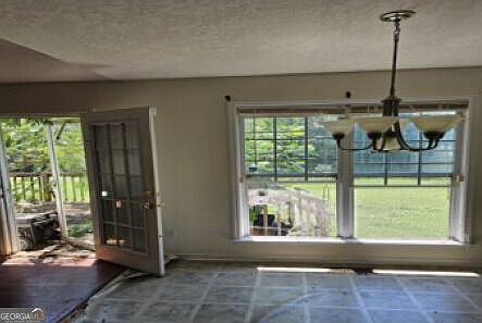 3rd image of 1504 Rockview Cir