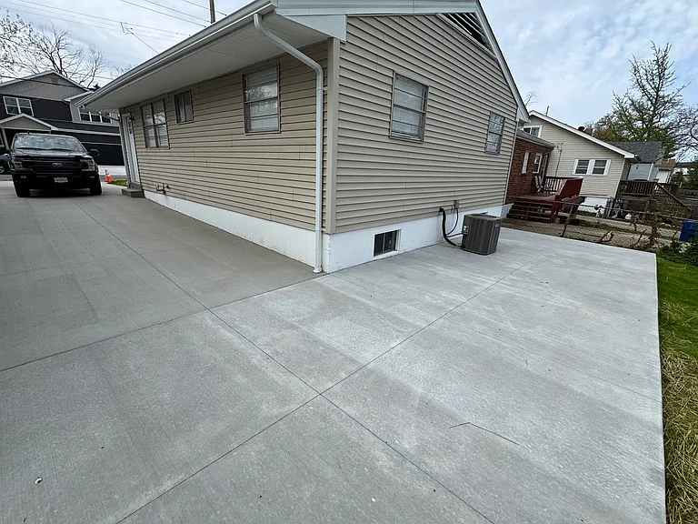 145 Monica Dr — Photo 3