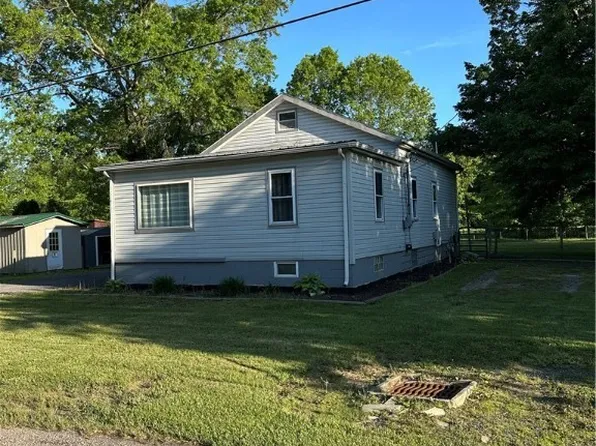 1166 Greenville Rd, Cortland, OH 44410