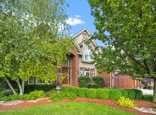2412 Skylane Dr, Naperville, IL