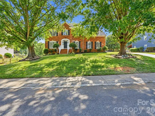 166 Castles Gate Dr, Mooresville, NC 28117