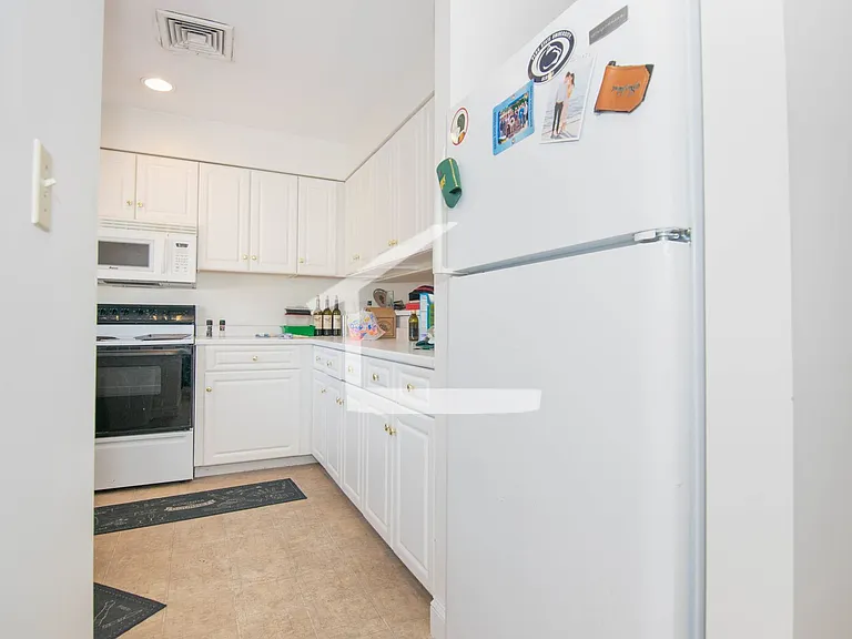 8 Glencoe St #5 — Photo 3