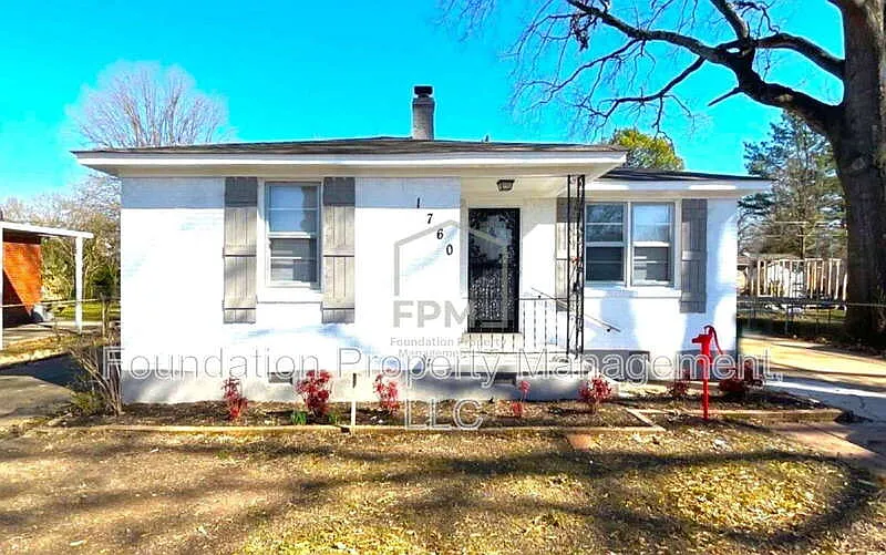 3 bed, 2.0 bath, 1327 sqft, $1,375 — Photo 1
