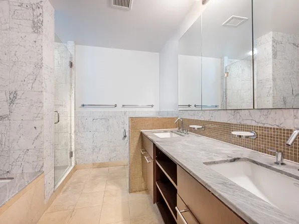 261 West 28th Street 6E image 7 of 7
